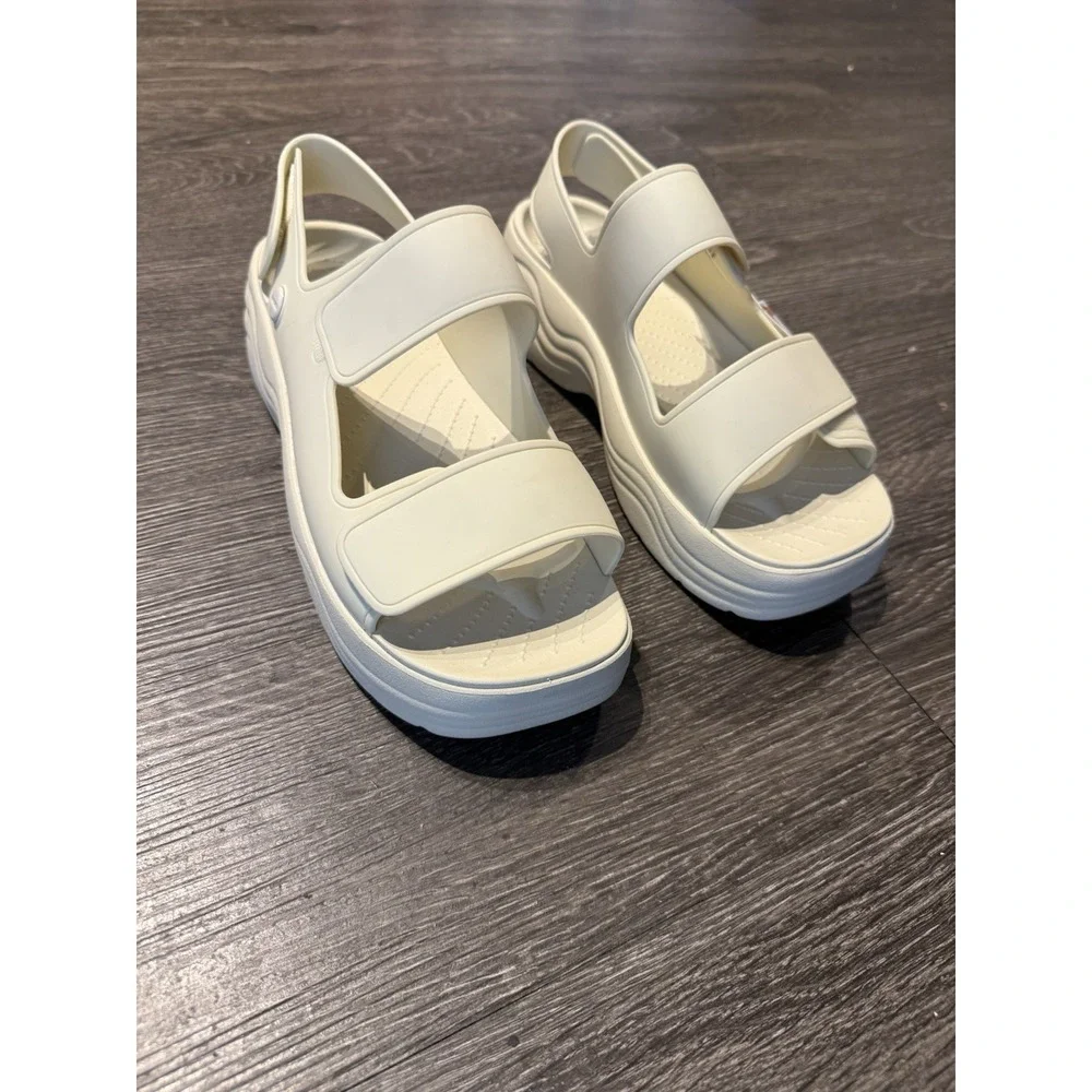 Crocs Skyline Sandal Beige LightWeight Adult Women's Size 11 NEW W/ Tags